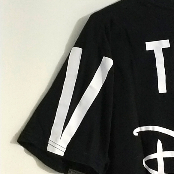 Disney Adult T-shirt Large Size - Picture 5 of 6